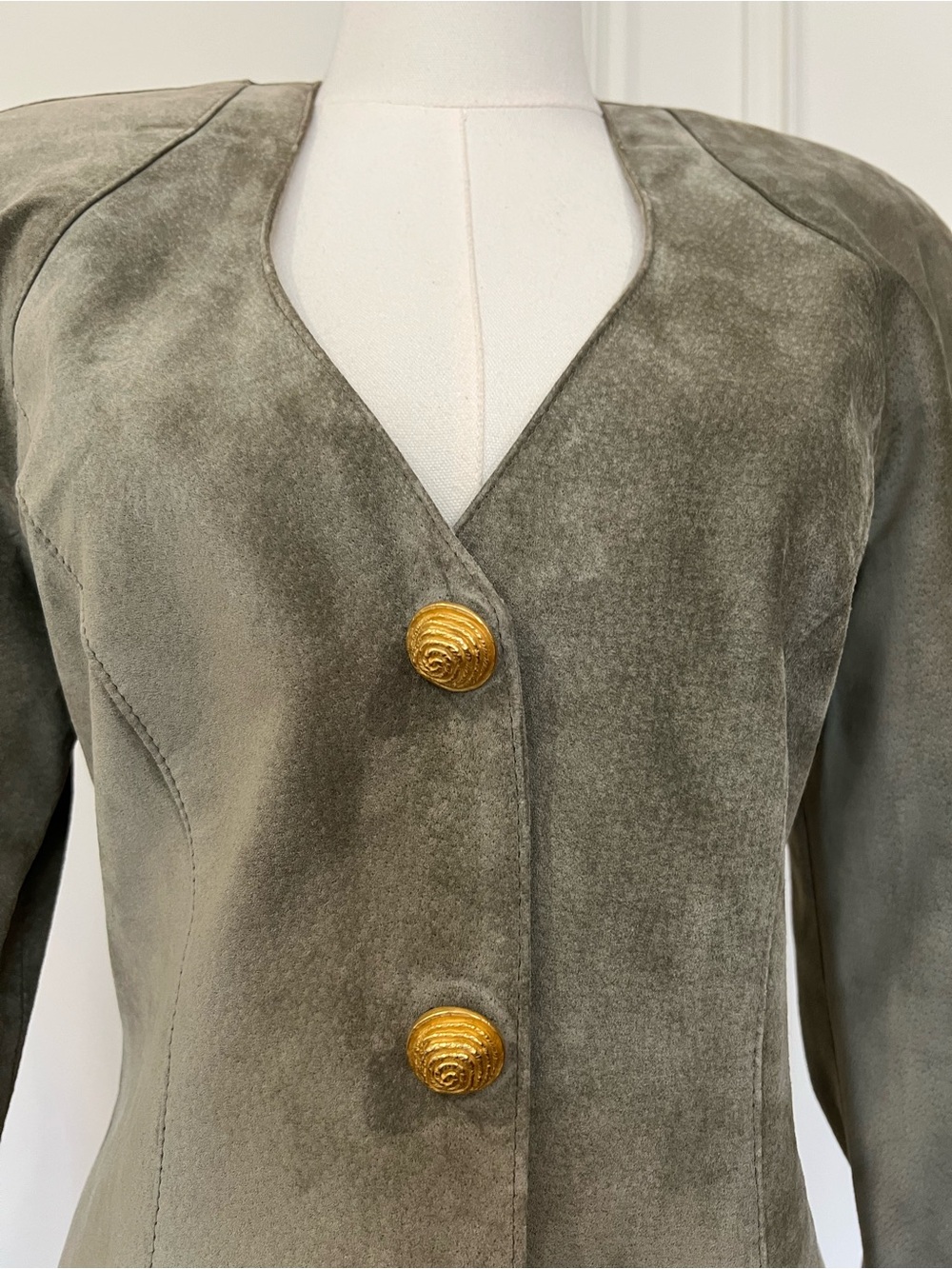 Danier Vintage Sage Suede Sweetheart Neck Peplum Blazer Jacket Gold Buttons XS - Picture 2 of 11